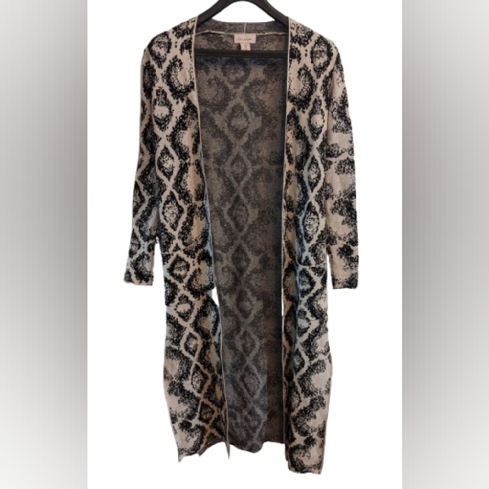 EUC Anthropologie blk/white abstract geo print ribbed knit open long sleeve